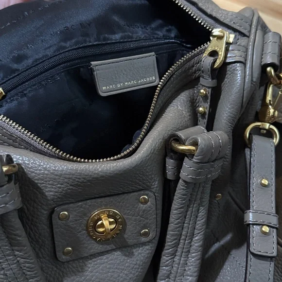 Marc by Marc Jacobs Elegant Gray Leather Bag - Picture 6 of 7
